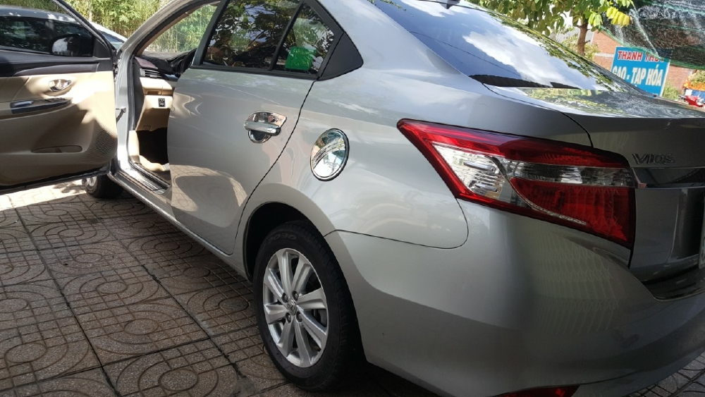 Bán Toyota VIOS G 1.5AT màu bạc số tự động sản xuất 2018 biển tỉnh xe đẹp