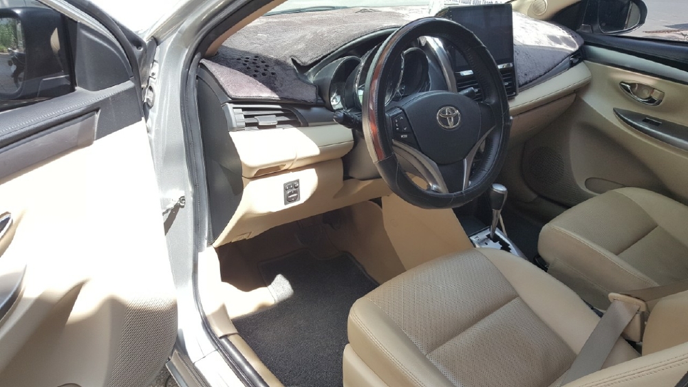Bán Toyota VIOS G 1.5AT màu bạc số tự động sản xuất 2018 biển tỉnh xe đẹp