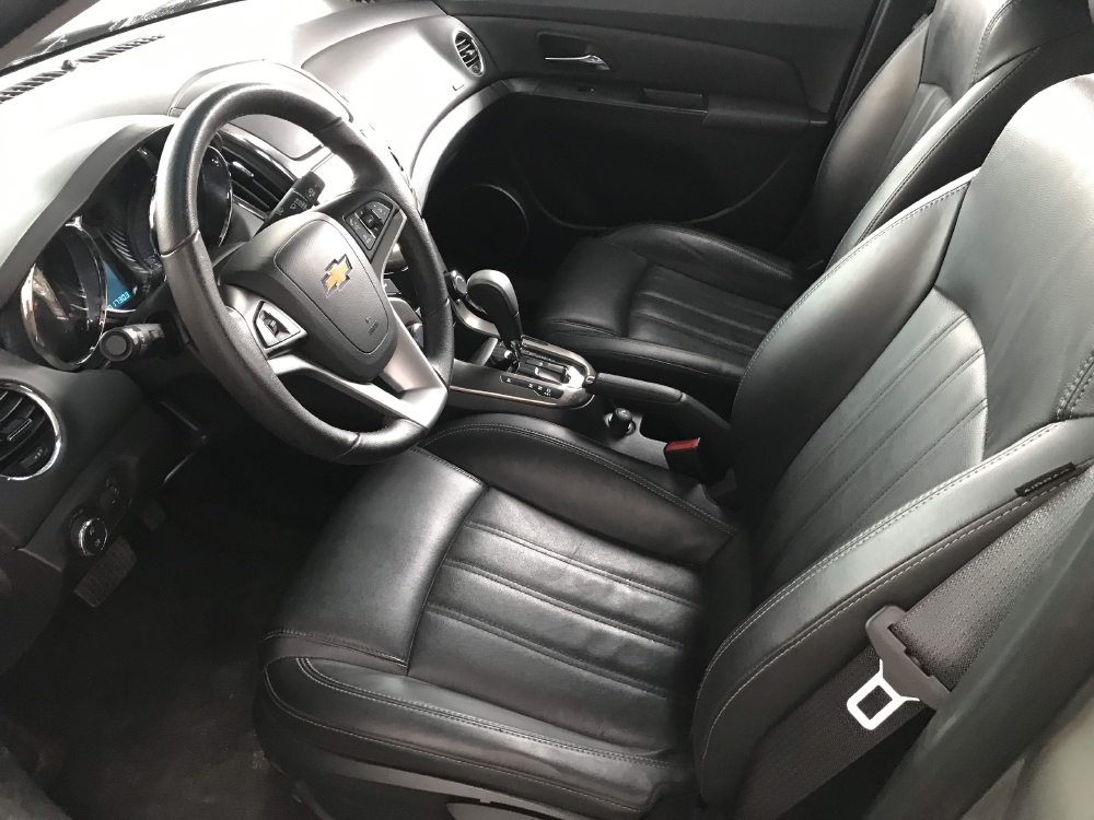 Bán Chevrolet Cruze LTZ 1.8AT màu xám chuột số tự động sản xuất 2017 mẫu mới biển SG đi 17000km