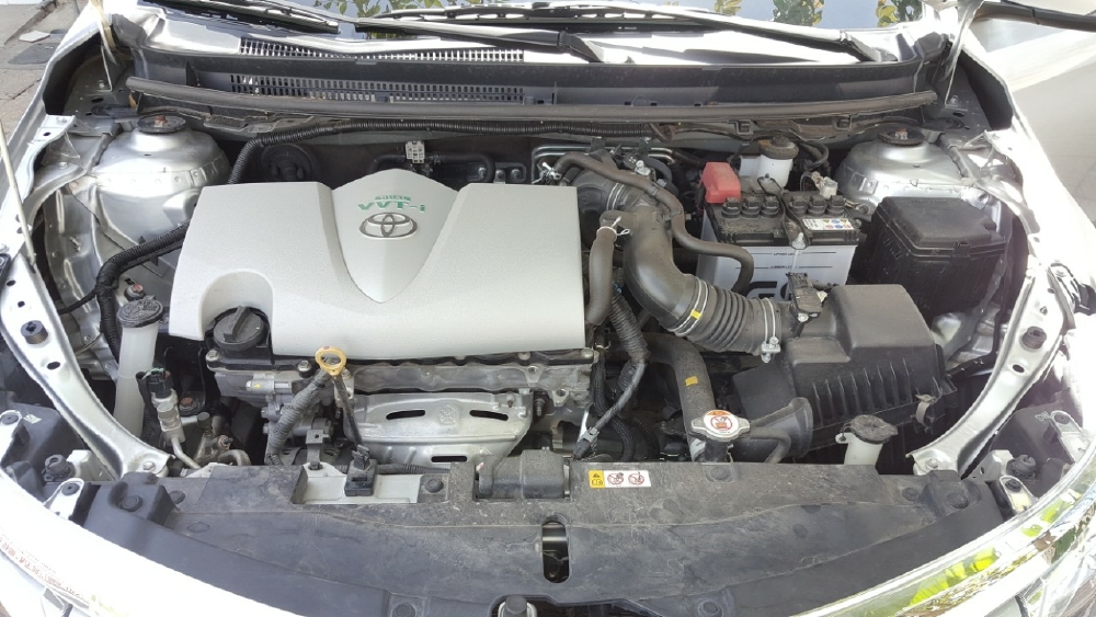 Bán Toyota VIOS G 1.5AT màu bạc số tự động sản xuất 2018 biển tỉnh xe đẹp