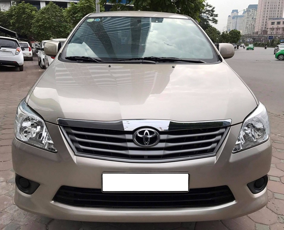 Bán Toyota Innova 2013 số sàn vàng cát mình chính chủ đi kỹ