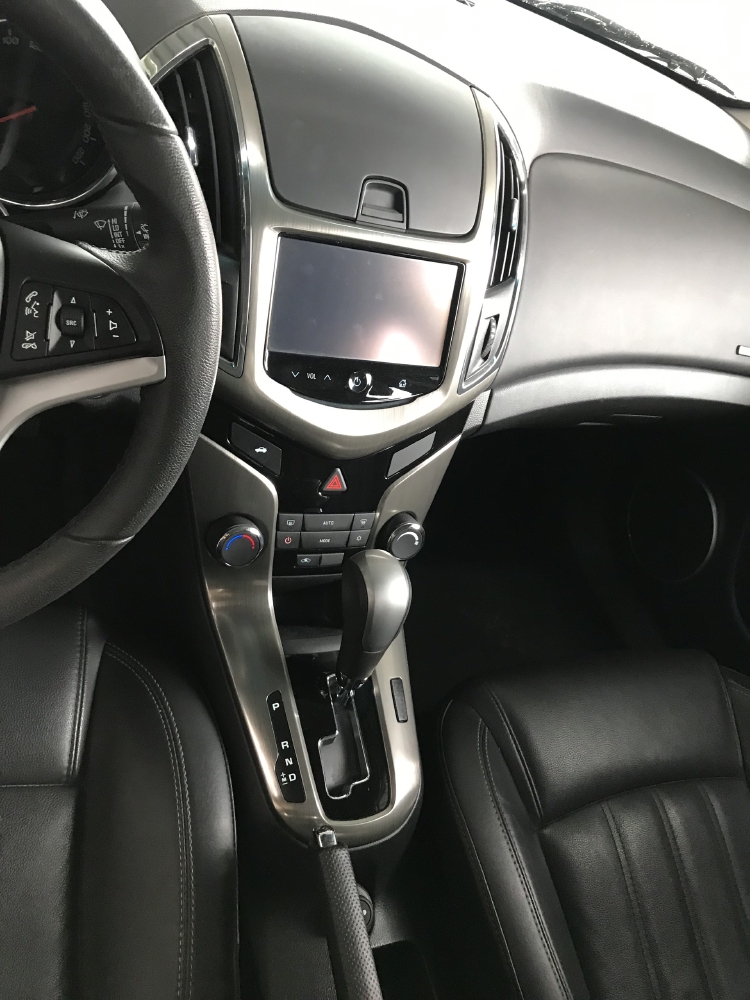Bán Chevrolet Cruze LTZ 1.8AT màu xám chuột số tự động sản xuất 2017 mẫu mới biển SG đi 17000km