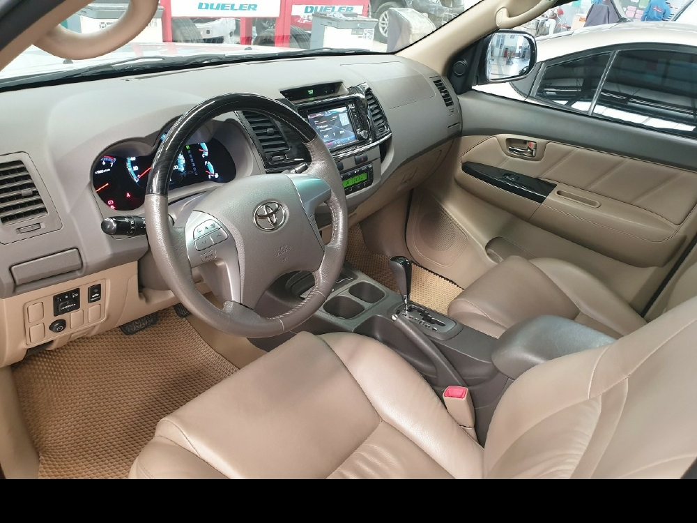 Bán Fortuner đời 2012, số sàn, máy xăng. Giảm 30 triệu cho khách hàng thiện chí