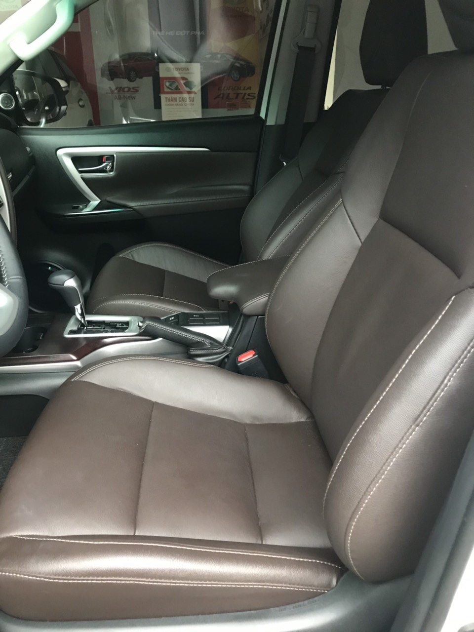 Bán Fortuner nhập khẩu đời 2019, số tự động máy xăng. Odo 2 000km. Góp 70%