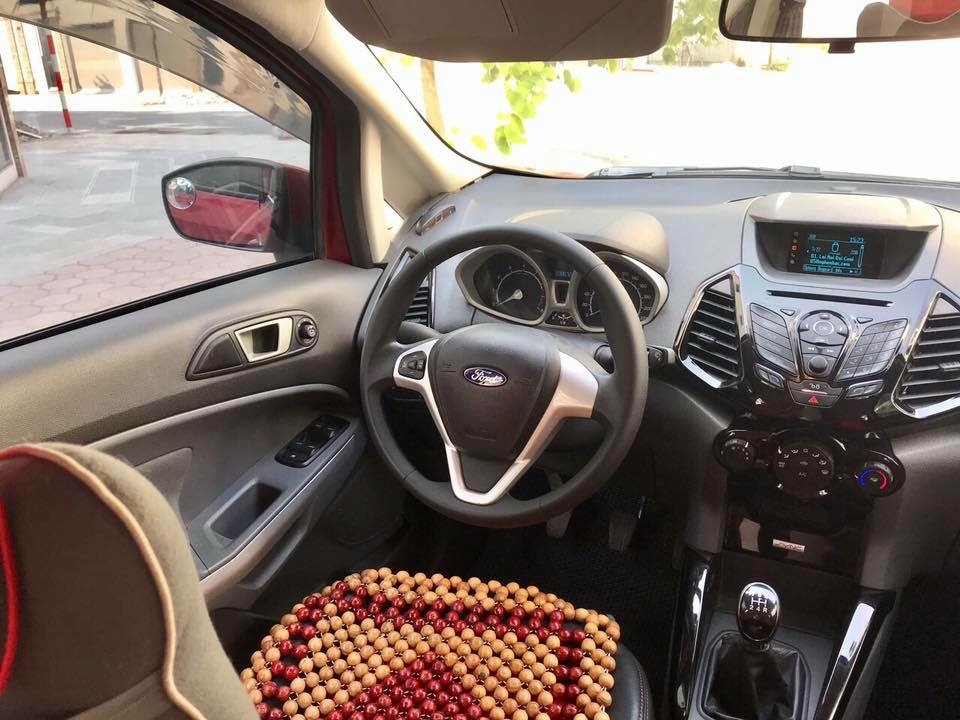 Cần bán gấp Ford EcoSport 2016 số sàn màu đỏ chính chủ