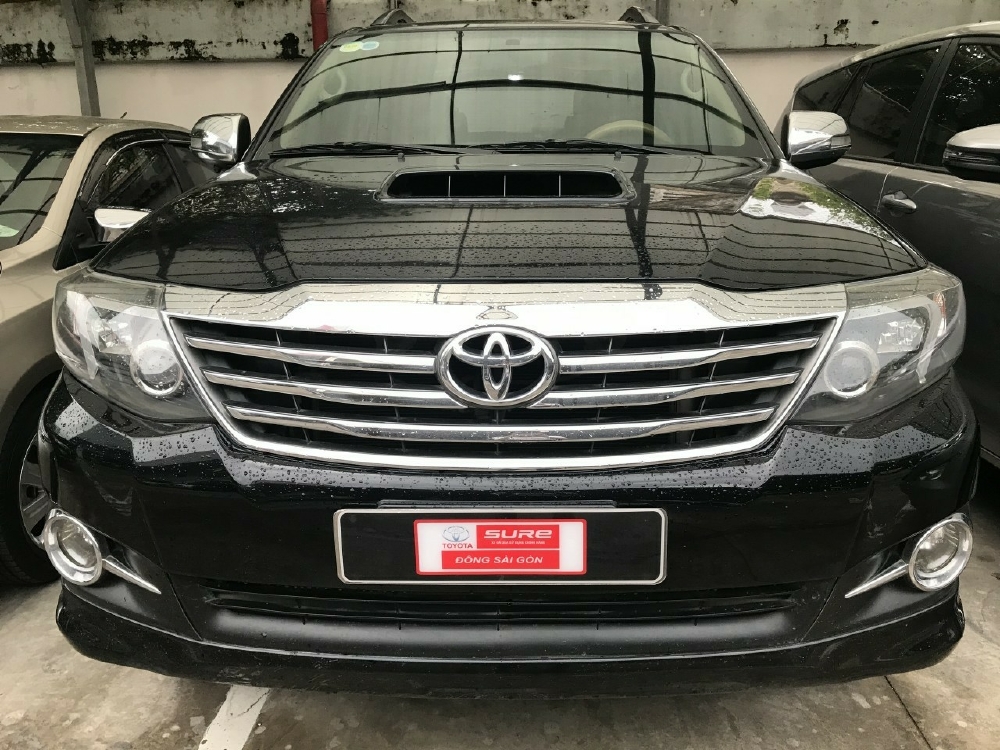 Bán Fortuner đời 2016 số sàn, máy dầu, màu bac. xe đẹp biển số TP. hỗ trợ góp 70%