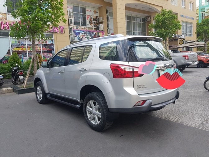 Bán Isuzu Mux 2016 màu Bạc máy dầu Full