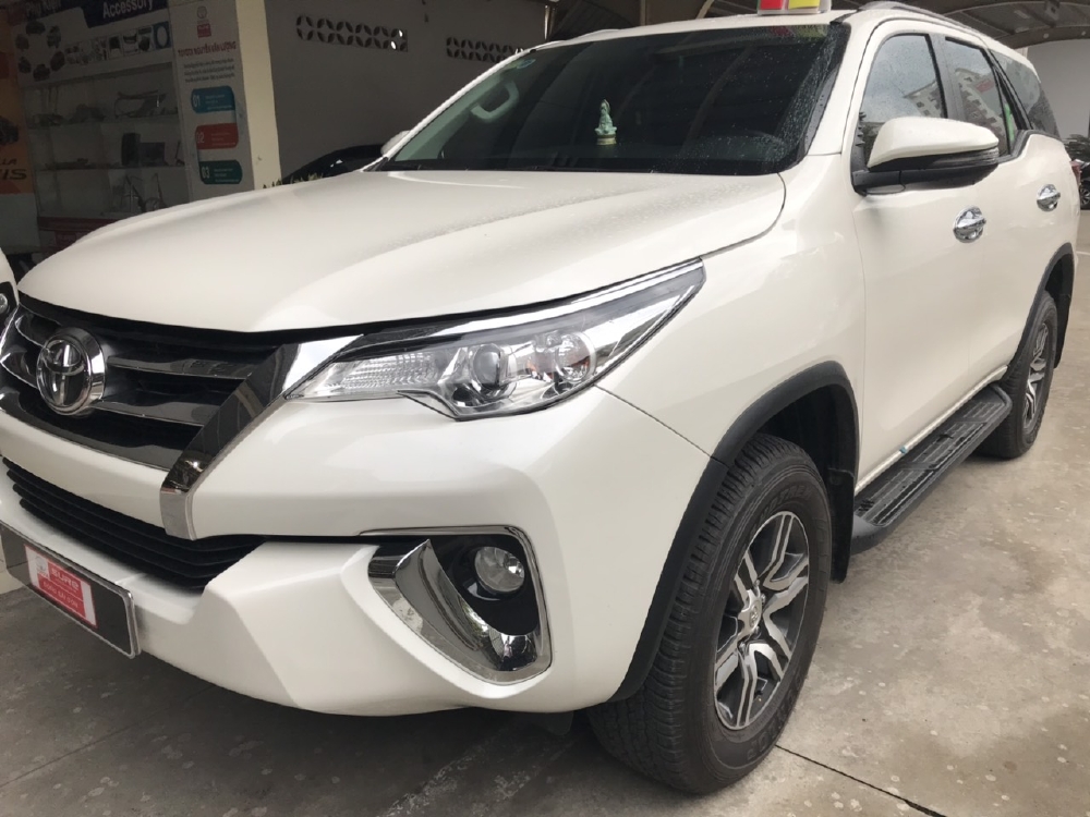 Bán Fortuner nhập khẩu đời 2019, số tự động máy xăng. Odo 2 000km. Góp 70%