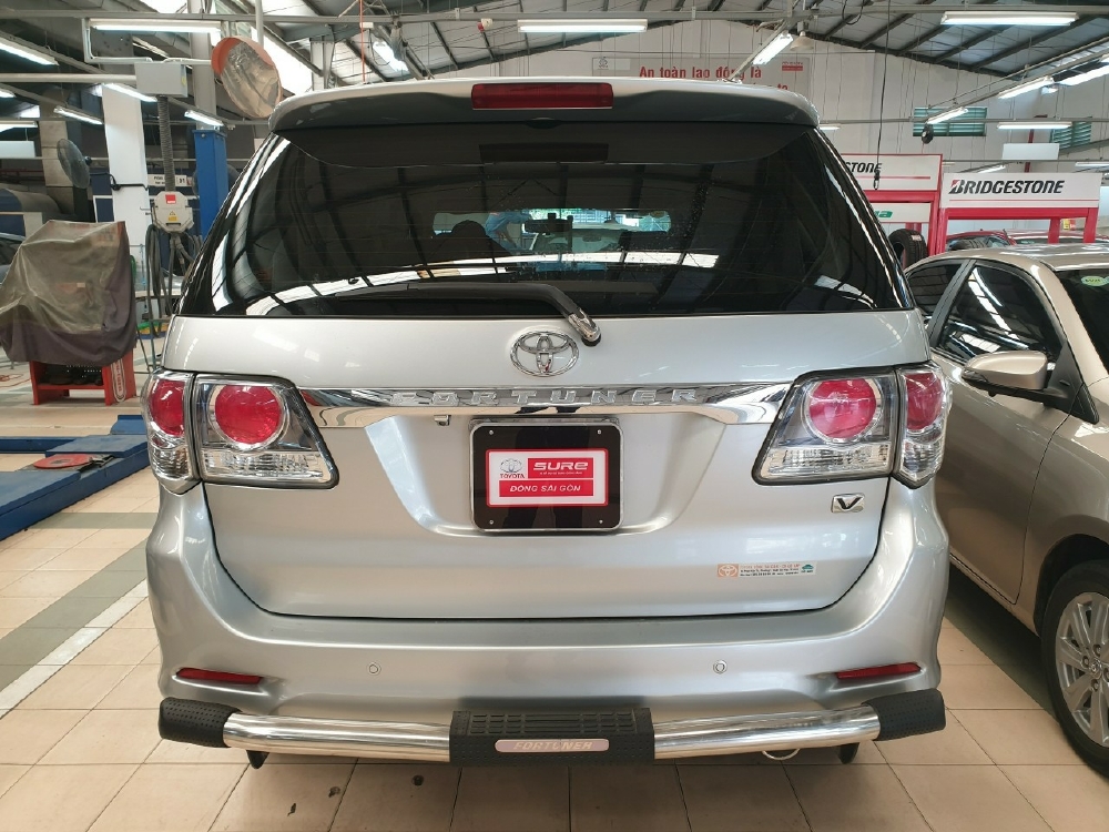 Bán Fortuner đời 2012, số sàn, máy xăng. Giảm 30 triệu cho khách hàng thiện chí