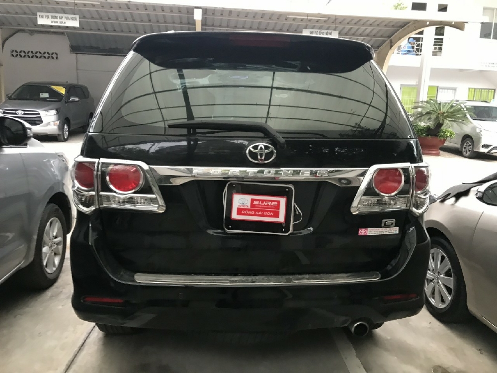 Bán Fortuner đời 2016 số sàn, máy dầu, màu bac. xe đẹp biển số TP. hỗ trợ góp 70%
