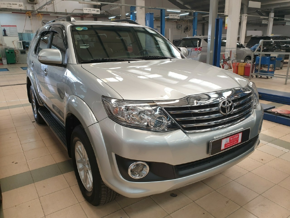 Bán Fortuner đời 2012, số sàn, máy xăng. Giảm 30 triệu cho khách hàng thiện chí