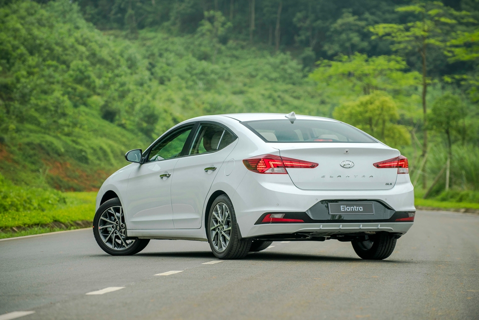 Hyundai Elantra 1.6AT 2019 Khuyến MẠi Cực Khủng Xe Có sẵn giao ngay!