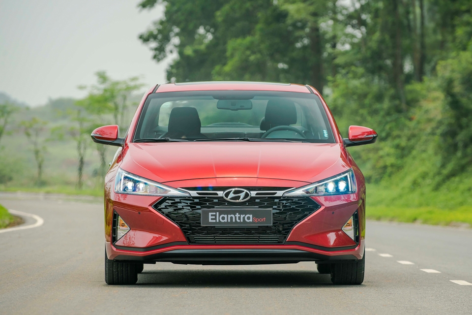 Hyundai Elantra 2.0AT 2019 Khuyến MẠi Cực Khủng Xe Có sẵn giao ngay!
