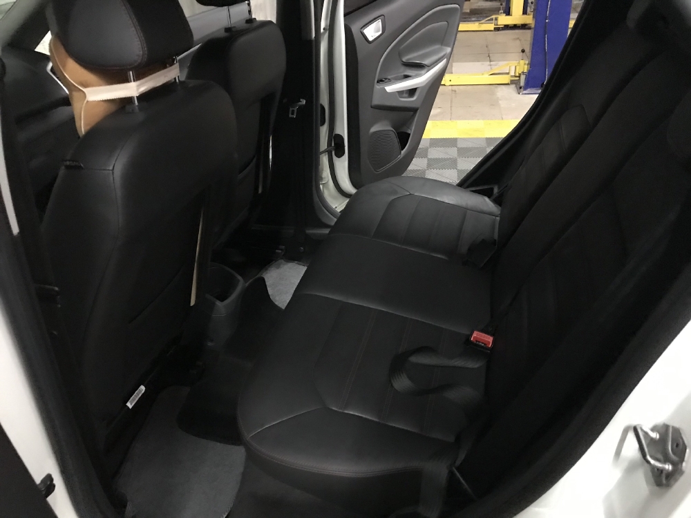 Bán Ford Ecosport Titanium 1.5AT màu trắng số tự động sản xuất 2014 một chủ