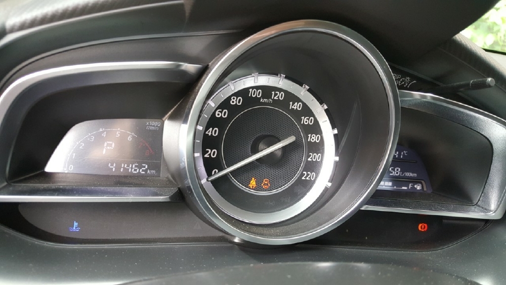 Bán Mazda 2 sedan 1.5AT màu xanh đá số tự động sản xuất 2016 biển Sài Gòn