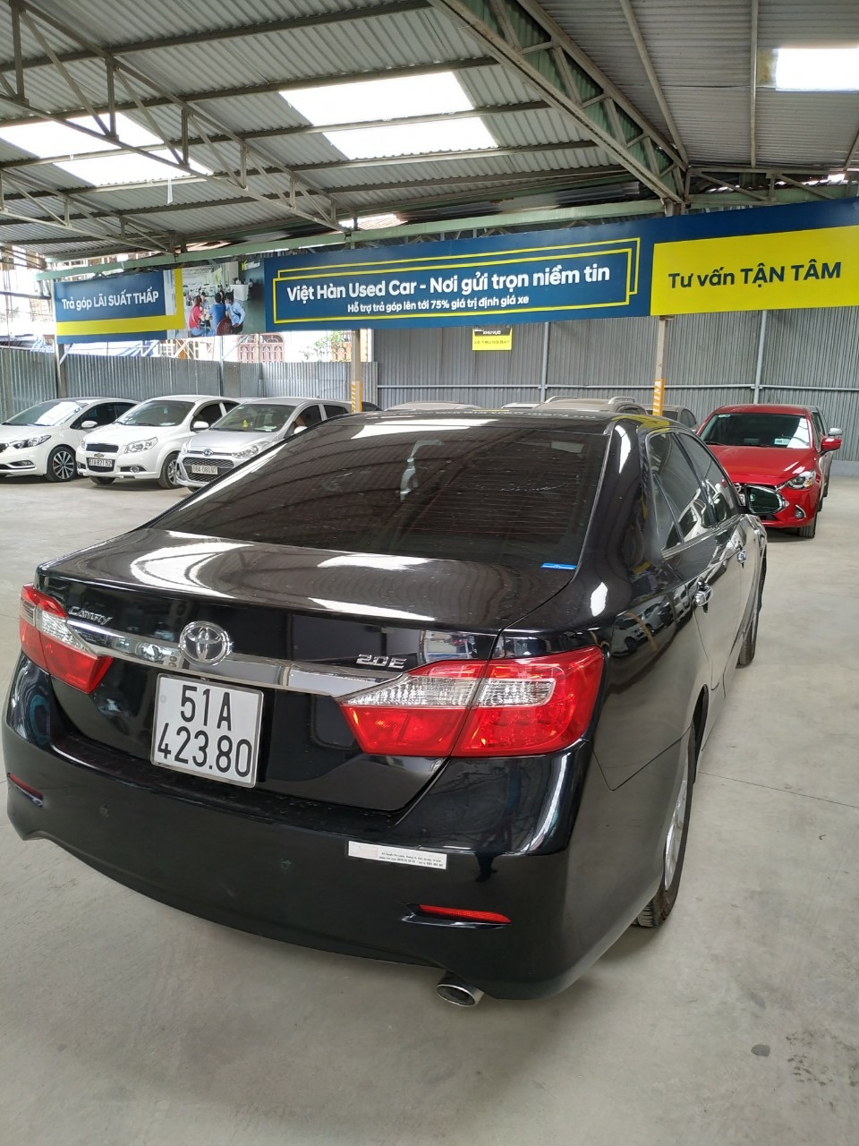 Bán Toyota Camry 2.0E màu đen VIP số tự động sản xuất cuối 2012 mẫu mới biển Sài Gòn