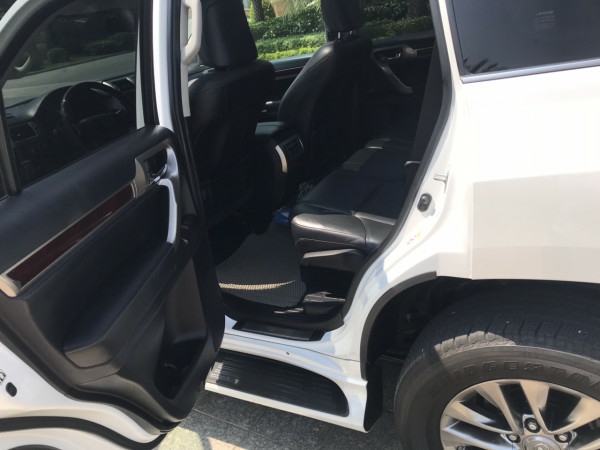 Bán xe Lexus GX460 đời 2016 màu trắng nội thất đen