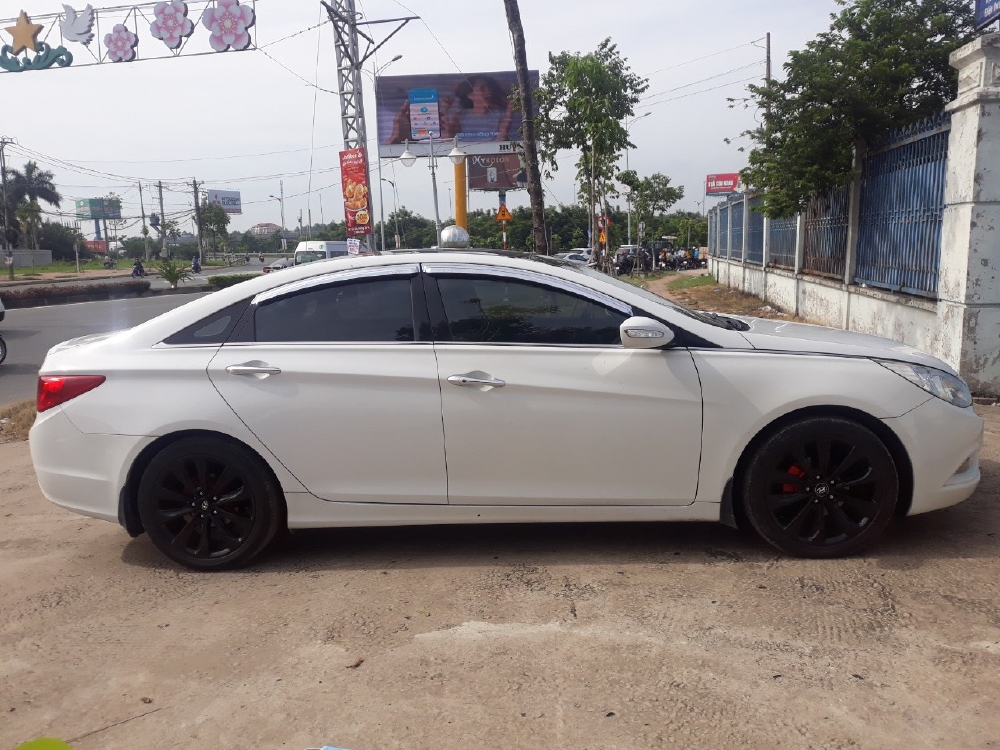 Bán Sonata 2011, màu trắng, đúng chất, giá TL