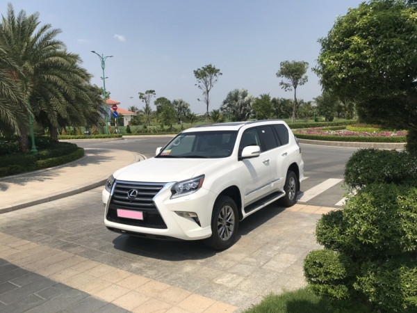 Bán xe Lexus GX460 đời 2016 màu trắng nội thất đen