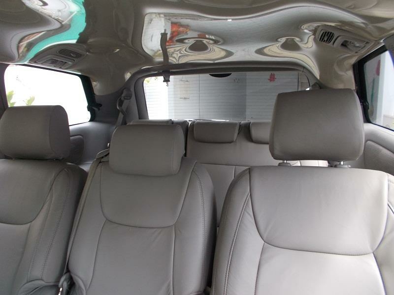 Gia đình cần bán Toyota Sienna 2009 le nhập mỹ bản full màu bạc