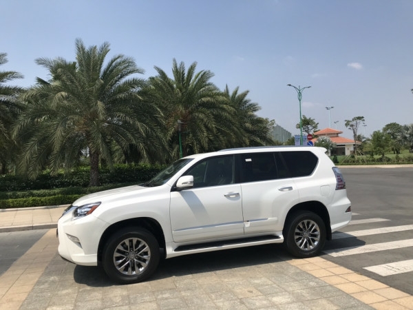 Bán xe Lexus GX460 đời 2016 màu trắng nội thất đen
