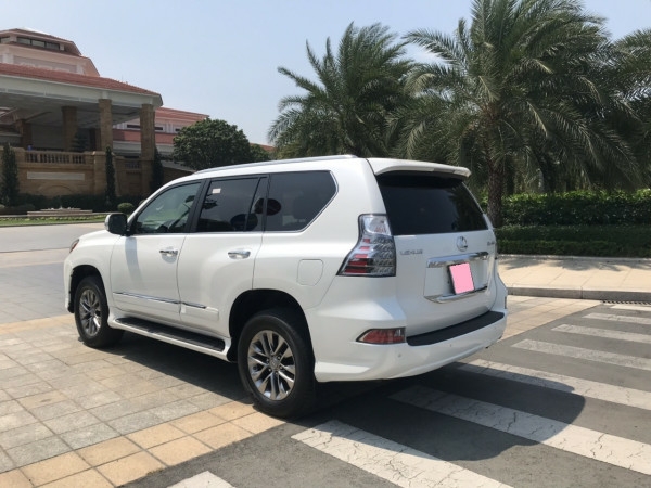 Bán xe Lexus GX460 đời 2016 màu trắng nội thất đen