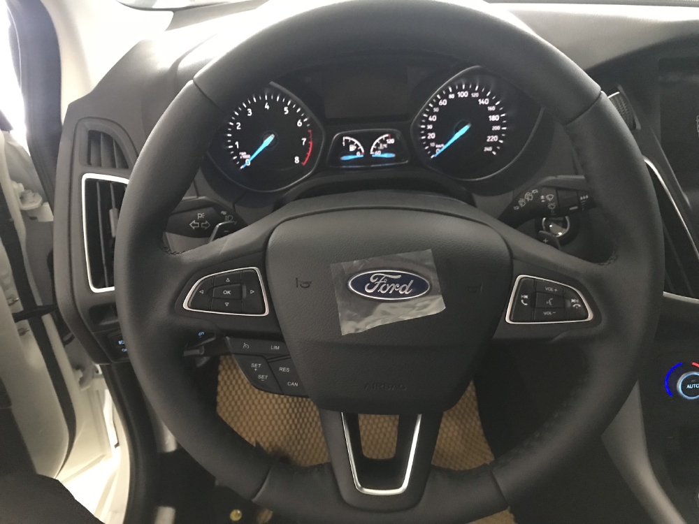 Ford Focus Sport, Trend, Titanium Giảm giá lên tới 50tr đủ màu giao ngay