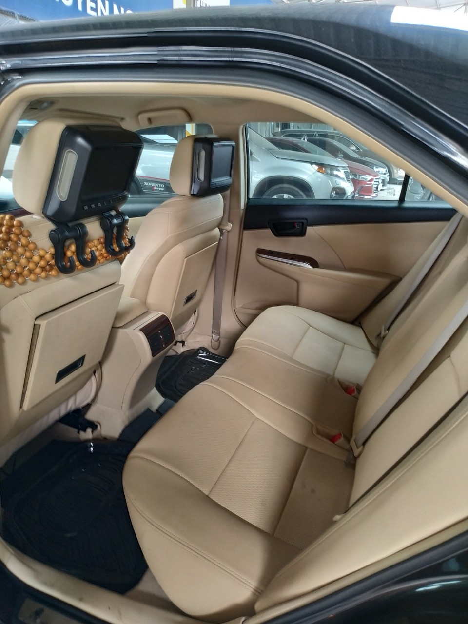 Bán Toyota Camry 2.0E màu đen VIP số tự động sản xuất cuối 2012 mẫu mới biển Sài Gòn