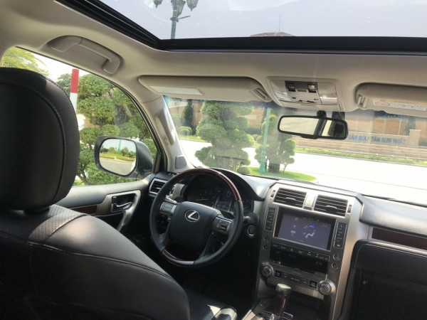 Bán xe Lexus GX460 đời 2016 màu trắng nội thất đen