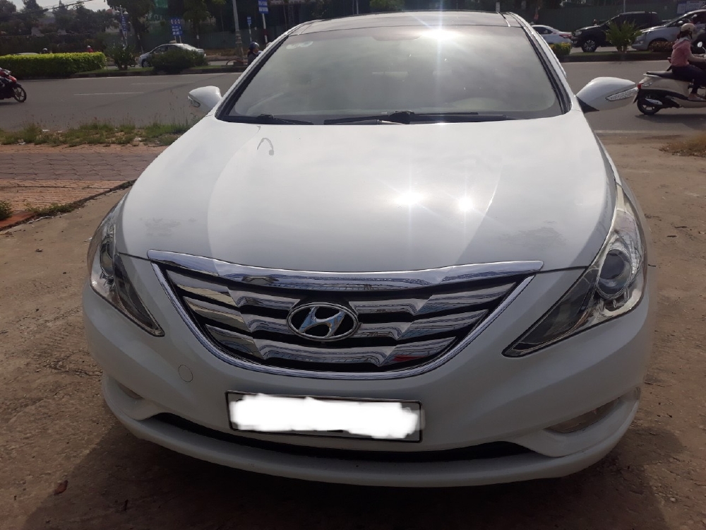 Bán Sonata 2011, màu trắng, đúng chất, giá TL