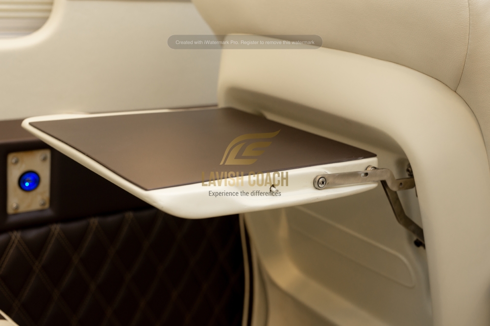 Hyundai Solati phiên bản limousine 10 ghế điện massage