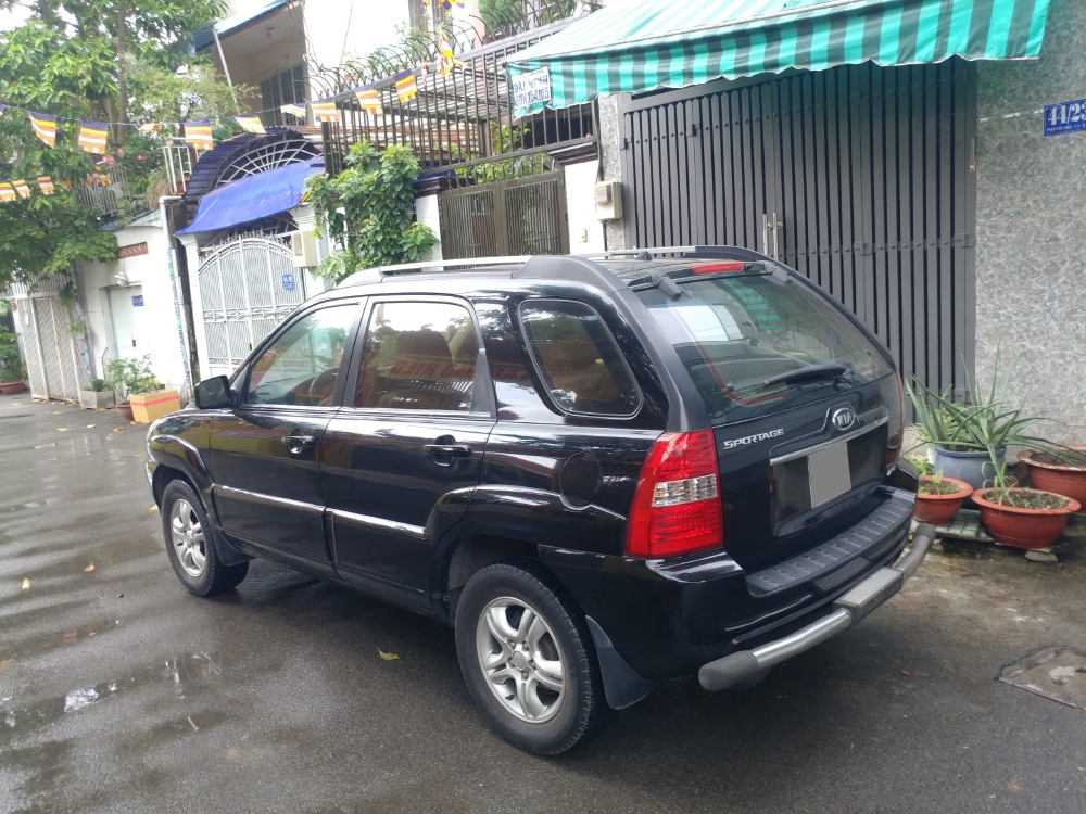 Bán Kia sportage Đen 2006 đk 2007 số sàn hai cầu máy dầu nhập Hàn.