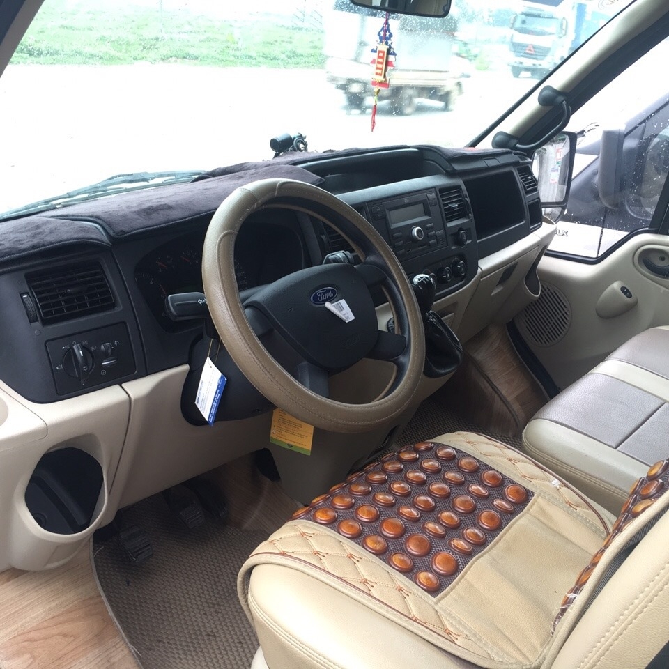 Gia đình cần bán Transit 2018, số sàn, máy dầu, còn mới tinh luôn.
