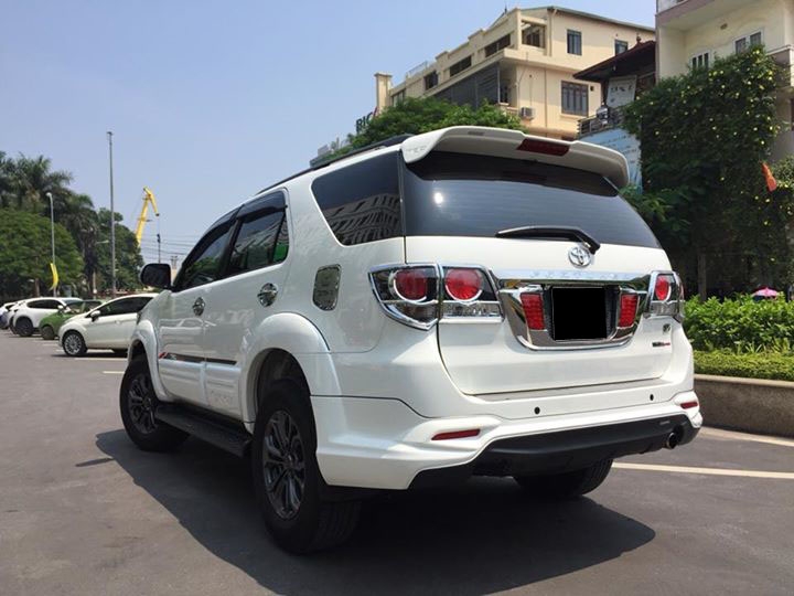cần tiền bán xe  Fortuner TRD 2016 tự động , máy xăng, màu trắng