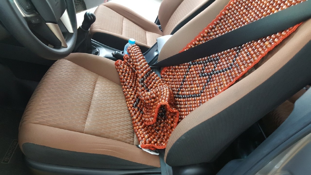 Bán Toyota INNOVA 2.0E màu nâu titan số sàn sản xuất 2018 xe đẹp