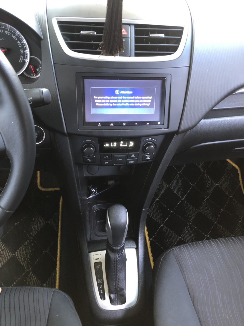 Bán Suzuki Swift RS 2016, màu vàng, đúng chất, giá TL, hổ trợ góp