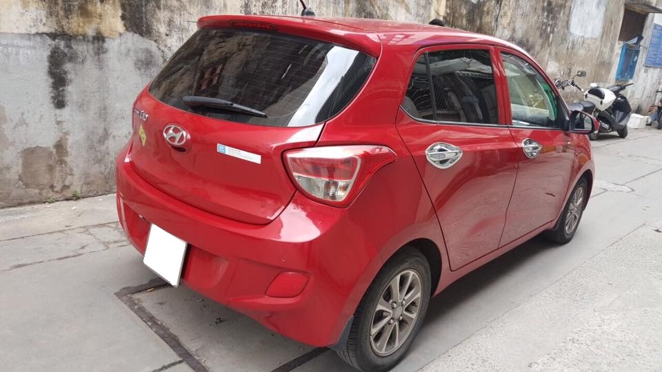 Cần bán xe Hyundai i10 sx 2016 số sàn bảng 1.0 mâm đúc