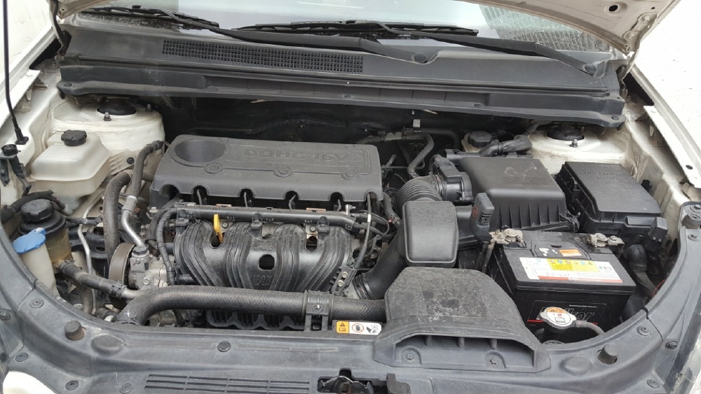 Bán Kia Carens S 2.0AT màu trắng số tự động 7 chỗ sản xuất 2014 một chủ