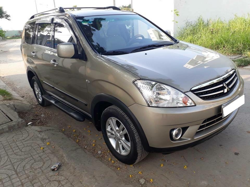 gia đình cần bán nhanh Zinger 2010, số sàn, vàng cát