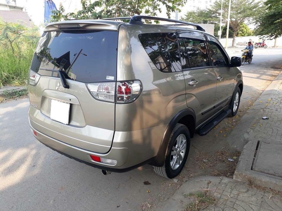 gia đình cần bán nhanh Zinger 2010, số sàn, vàng cát