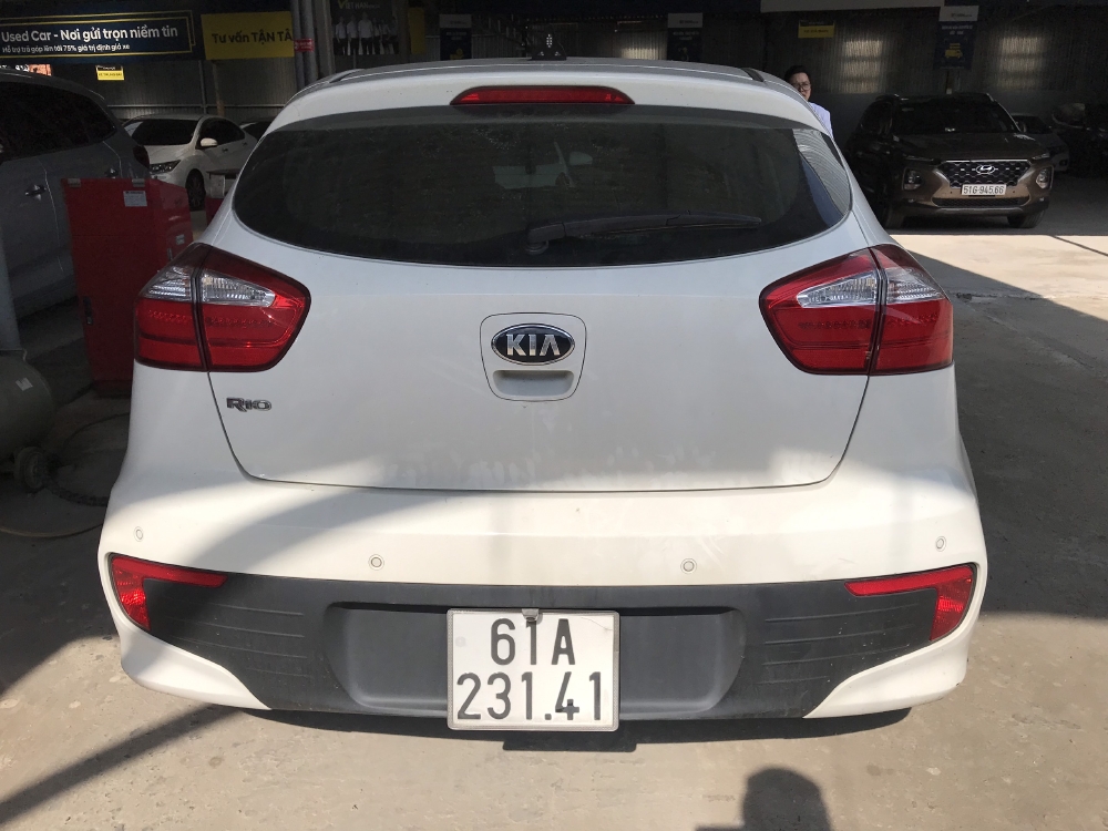 Bán Kia Rio HB 1.4AT màu trắng số tự động nhập Hàn Quốc 2015 mẫu mới