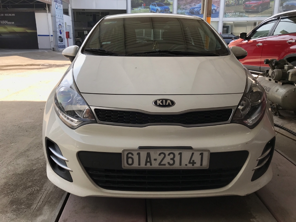 Bán Kia Rio HB 1.4AT màu trắng số tự động nhập Hàn Quốc 2015 mẫu mới