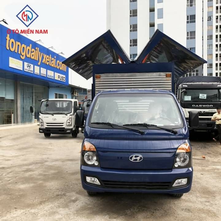 Xe tải HYUNDAI PORTER thùng kín Cánh Dơi tải 1.5 tấn - Trả Góp