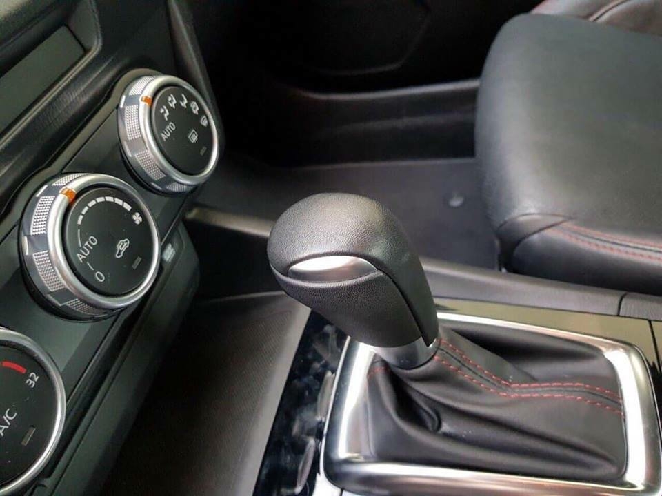 Cần bán xe Mazda 3 model 2016 số tự động màu trắng