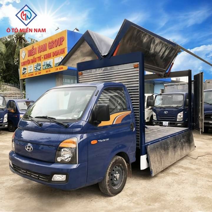 Xe tải HYUNDAI PORTER thùng kín Cánh Dơi tải 1.5 tấn - Trả Góp