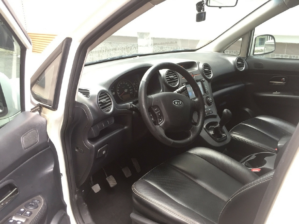 Bán Kia carens 2017 máy xăng số sàn Trắng tuyệt đẹp. xe gia đình chính chủ đi kỹ
