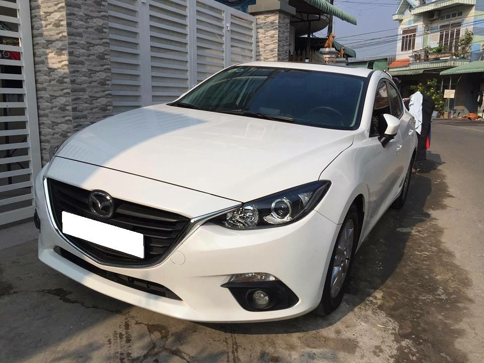 Cần bán xe Mazda 3 model 2016 số tự động màu trắng