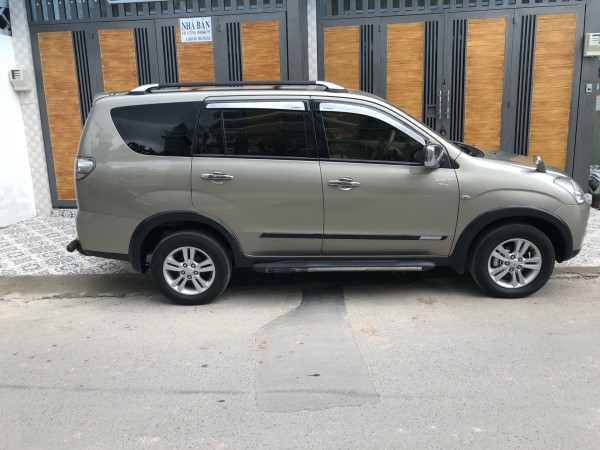 Gia đình bán Mitsubishi Zinger 2011 số sàn màu Vàng Kim rất đẹp