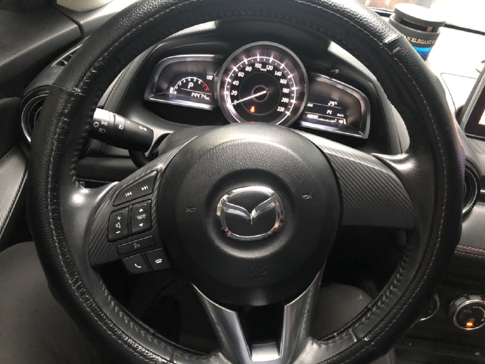 Bán Mazda 2 sedan 1.5AT màu xanh đá số tự động sản xuất 2016 biển Sài Gòn đi 14000km