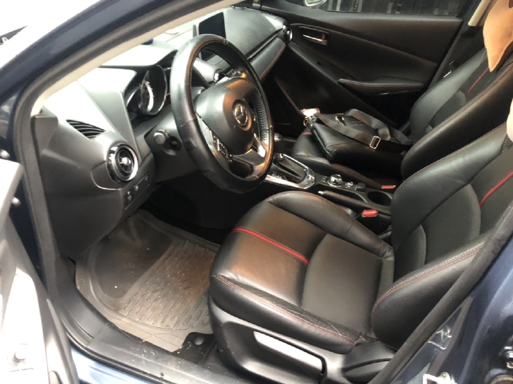 Bán Mazda 2 sedan 1.5AT màu xanh đá số tự động sản xuất 2016 biển Sài Gòn đi 14000km